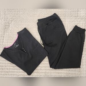 HeartSoul Break On Through Scrub Set In Black Size Medium/Large